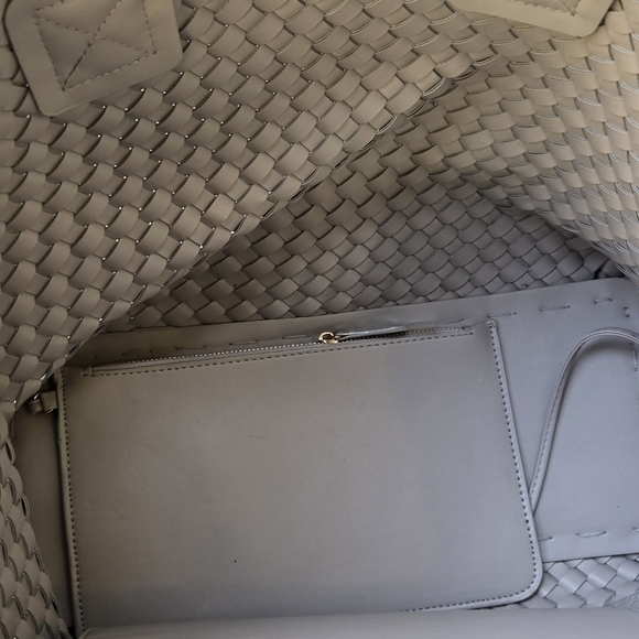 Expressions NYC Large Beige Woven Tote Bag - Picture 10 of 13